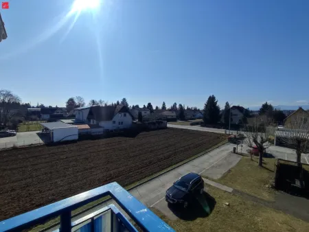 Gepflegte und helle Wohn(t)raum-Oase mit Balkon & Parkplatz!