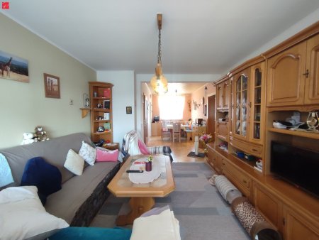 Gepflegte und helle Wohn(t)raum-Oase mit Balkon & Parkplatz!