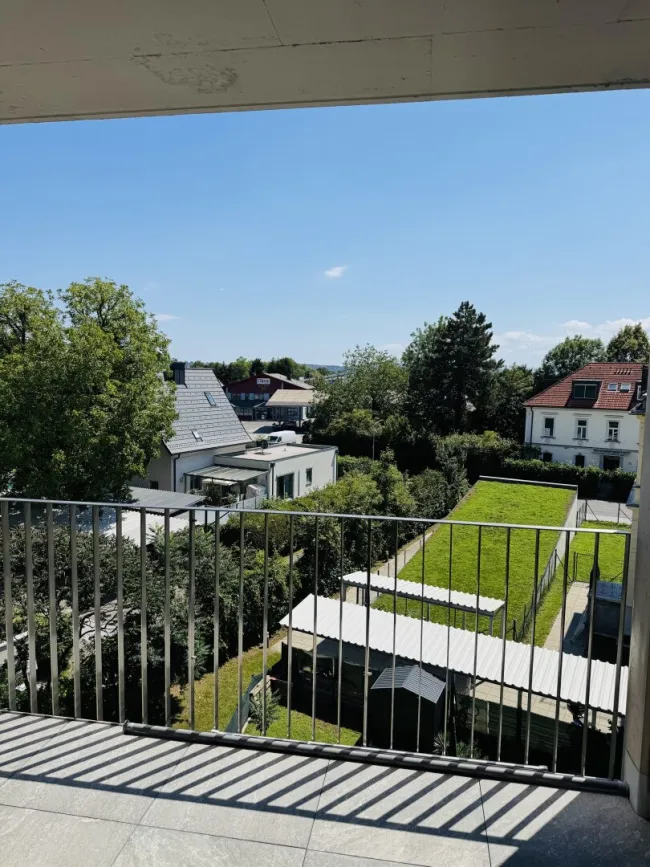 HERRLICHE Balkonwohnung mit Tiefgaragenparkplatz Nähe Hauptplatz in Kalsdorf - Titelbild