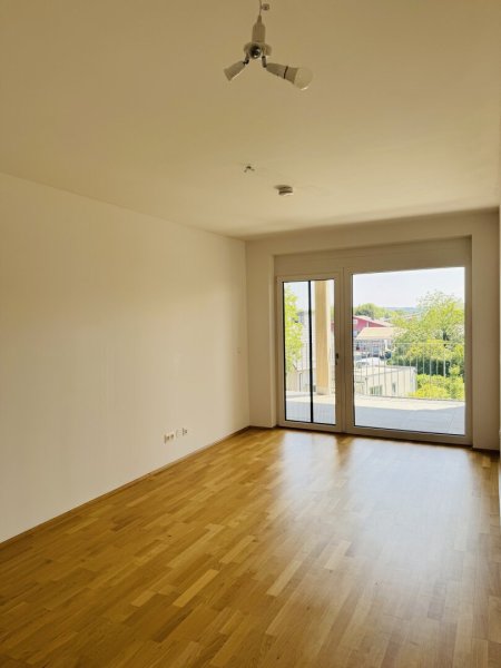 HERRLICHE Balkonwohnung mit Tiefgaragenparkplatz Nähe Hauptplatz in Kalsdorf