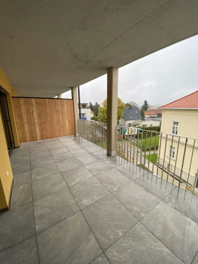 TRAUMHAFTE Neubauwohnung mit 2 Zimmern, Balkon und Tiefgaragenparkplatz Nähe Hauptplatz in Kalsdorf - Titelbild