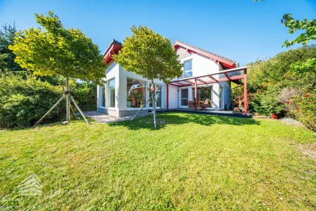 Modernes Einfamilienhaus mit separatem Home-Office in Grünlage by Lifestyle Properties