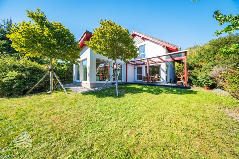 Modernes Einfamilienhaus mit separatem Home-Office in Grünlage by Lifestyle Properties