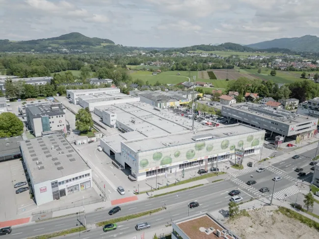 Geschäftslokal in EKZ Salzburg-Mitte - Preis auf Anfrage - Bild