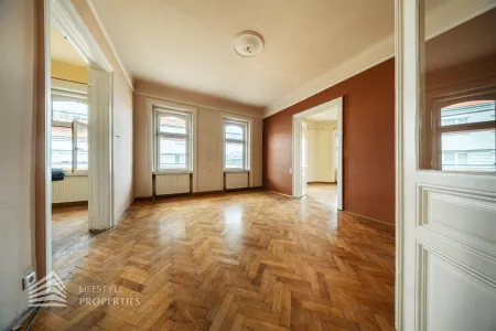 Helle renovierungsbedürftige 3-Zimmer Wohnung, Nähe Neustiftgasse