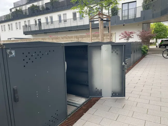 Fahrradbox mit Lademöglichkeit - Bild