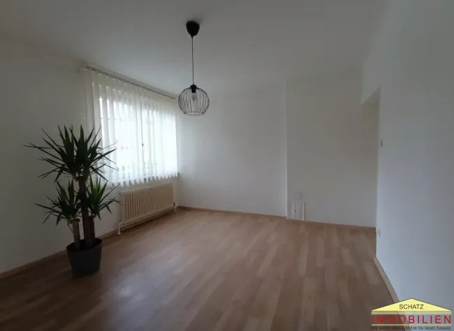 Ihr neues Zuhause wartet! Gemütliche 2-Zimmer-Wohnung mit Balkon in Berndorf - Titelbild