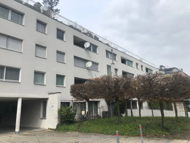UNBEFRISTETE 3 ZIMMER NEUBAUMIETE * LOGGIA * GARAGENPLÄTZ * 930,- NETTOMIETE + BETRIEBSKOSTEN - Bild