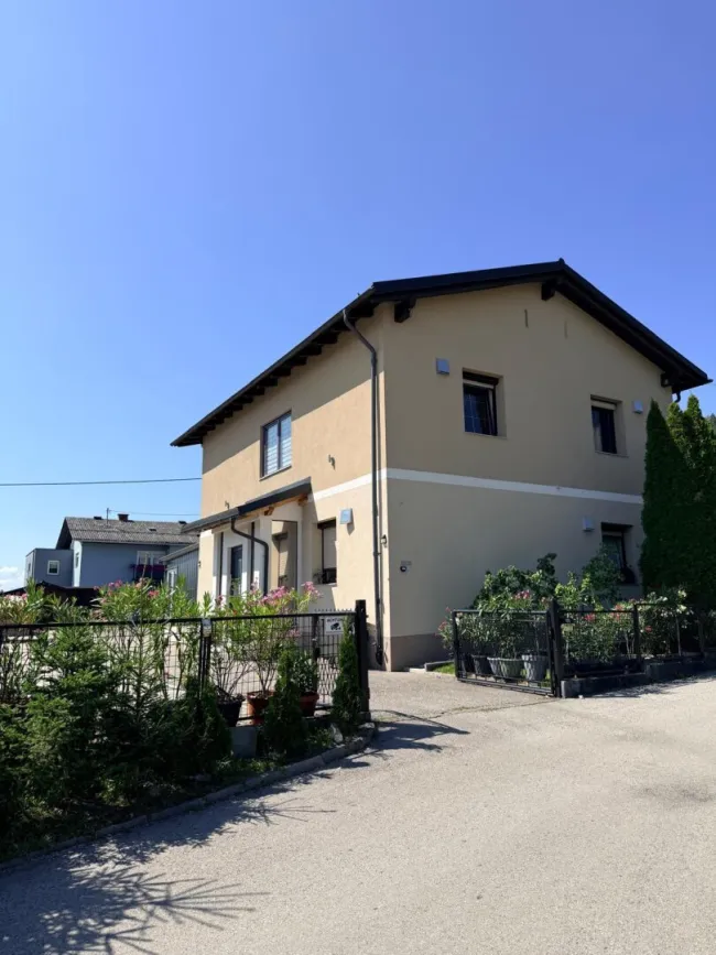Mehrgenerationenhaus mit Potenzial! - Titelbild
