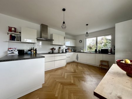 Luxus-Wohnung in Grinzinger TOP LAGE! / 3 Balkone / 2 Garagenstellplätze!