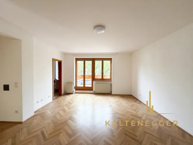 Großzügige Familienwohnung mit zwei Terrassen & Weitblick - Titelbild