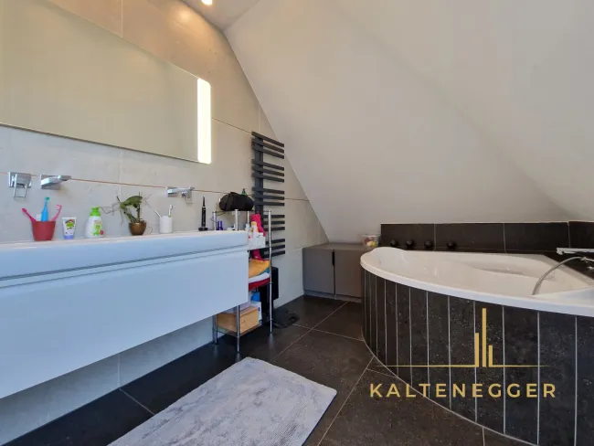 Badezimmer ca. 16,60 m²