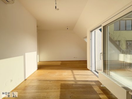 Neuwertige 3-Zimmer DG-Wohnung mit Klimaanlage in 1050 Wien