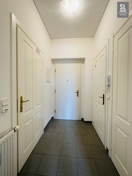 Charmantes Studierenden-Wohn-Nest mit großem überdachten Balkon und TG Platz