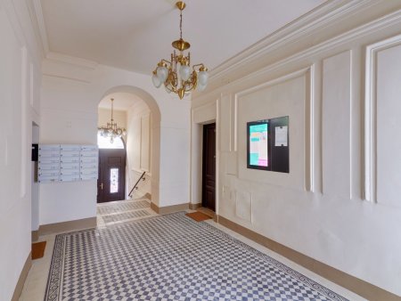 Jetzt sparen: Bis 31.08.2026 nur die halbe Provision - Stilvolle und geräumige 3-4 Zimmer-Altbauwohnung mit Balkon, nahe Währinger Straße
