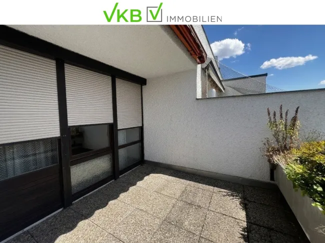 Großzügige Maisonettewohnung mit zwei Terrassen & Tiefgaragenplatz in Sackgassenlage - Bild