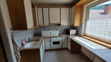 Neueres Haus OG Küche