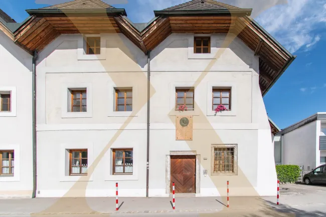 Wohnen mit Geschichte - charmante Altbau-Dachgeschosswohnung in Wels – Top 5 stilvoll wohnen auf ca. 81 m² - Titelbild