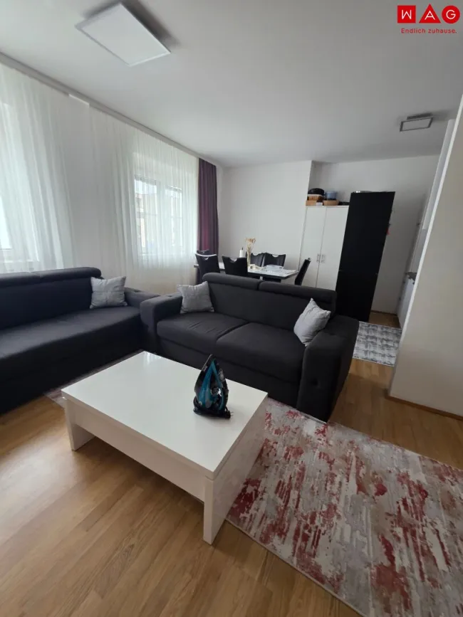 Charmante 2-Zimmer-Wohnung in bester Lage am Hauptplatz Traun - Titelbild