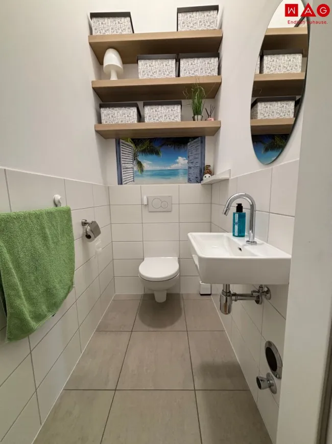 WC mit extra Waschbecken