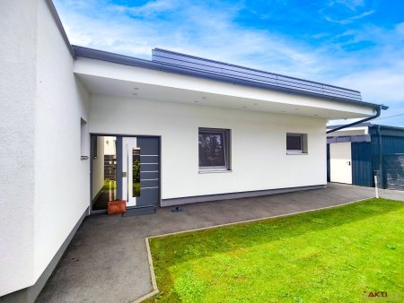 Modernes Designerhaus nahe Graz mit Pool, Photovoltaik und 6m Raumhöhe. Hochwertigste Ausstattung.
