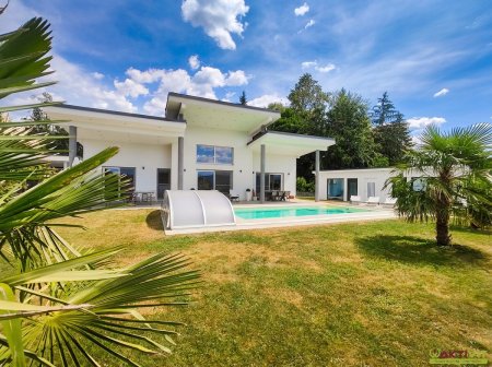 Modernes Designerhaus nahe Graz mit Pool, Photovoltaik und 6m Raumhöhe. Hochwertigste Ausstattung.