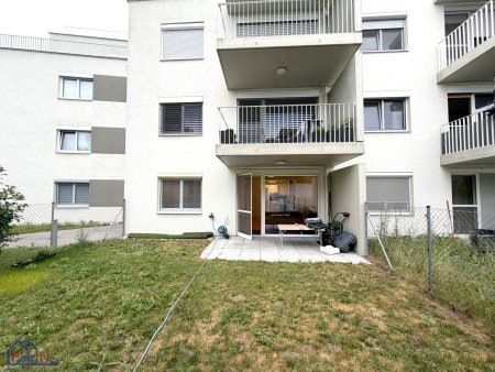 !!! ZWEI ZIMMER WOHNUNG MIT EIGENGARTEN UND STELLPLATZ IN RUHELAGE !!!