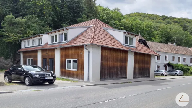 Anlageobjekt / Zinshaus in Krems-Rehberg – Altbau & Neubau, ca. 880 m² Nutzfläche - Titelbild