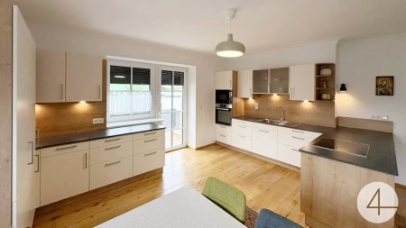 Großzügige Terrasse und Lift direkt in die Wohnung!