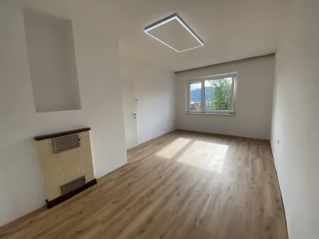 Knittelfeld Zentrum: sonnige ca 65 m2 2 Zimmer Wohnung inkl. Loggia mit schöner Aussicht!