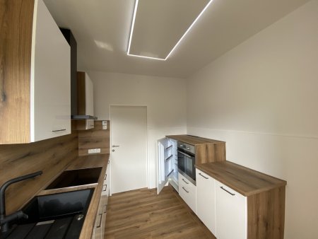 Knittelfeld Zentrum: sonnige ca 65 m2 2 Zimmer Wohnung inkl. Loggia mit schöner Aussicht!