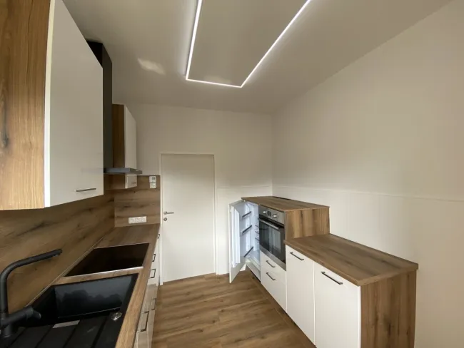 Knittelfeld Zentrum: sonnige ca 65 m2 2 Zimmer Wohnung inkl. Loggia mit schöner Aussicht! - Titelbild