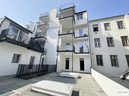 Erstbezug in U-Bahn-Nähe! Lichtdurchflutetes 4-Zimmer-Penthouse mit zwei Balkonen und Dachterrasse mit Panoramablick