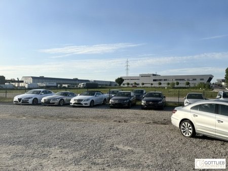 Nähe Flughafen und Stadtgrenze Wien! Großes Gewerbegrundstück mit LKW-Zufahrt und vielfältigen Nutzungsmöglichkeiten