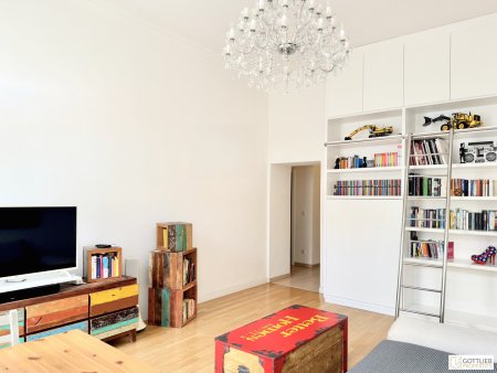Bestlage beim Hamerlingplatz! Sonnige und möblierte 2-Zimmer-Altbau-Wohnung in Vorstadthaus