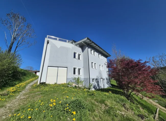 Haus im Grünen ! Modernes großes Familienhaus in Ruhelage - Bild