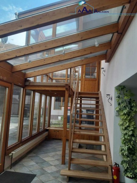 Achtung Bauträger: 970m² Bauklasse II, 50% verbaubar - 830m² Bauklasse II, 30% verbaubar - 242m² Wohnfläche (2 Wohnungen) top saniert - Preis € 350.000,-- in Bar, Rest 2 Eigentumswohnungen á 70m² nach Fertigstellung