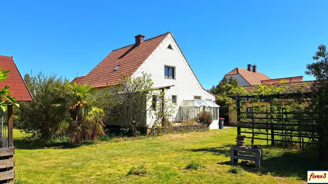 Traismauer - Gemeinlebarn: über 2.500m² Bauland-Kerngebiet mit Einfamilienhaus und Garten mit Altbaumbestand zu kaufen - Bild