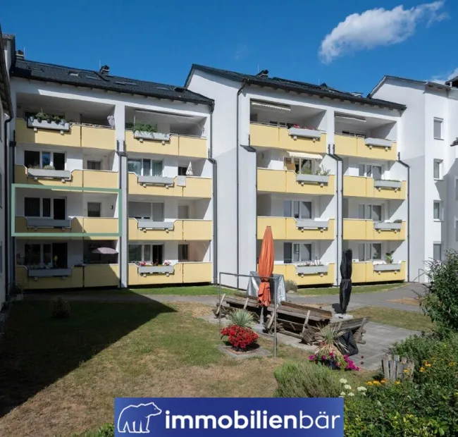 Wohnzimmer, Eßbereich mit Deko