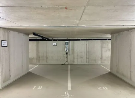 Zwei Tiefgaragenstellplätze (1.UG - gleich neben dem Lift) mit Elektroladestation