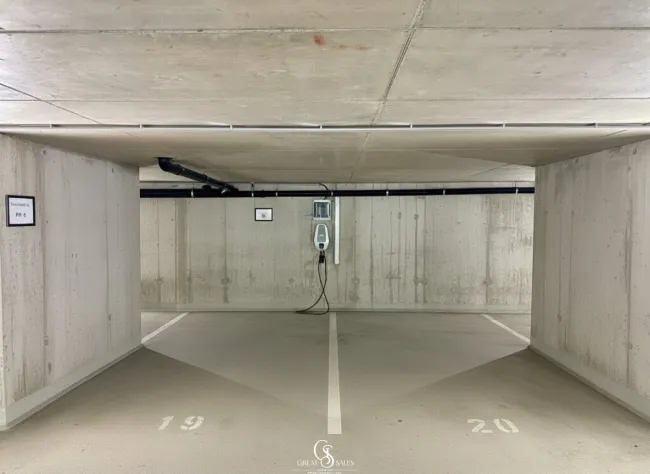 Zwei Tiefgaragenstellplätze (1.UG - gleich neben dem Lift) mit Elektroladestation