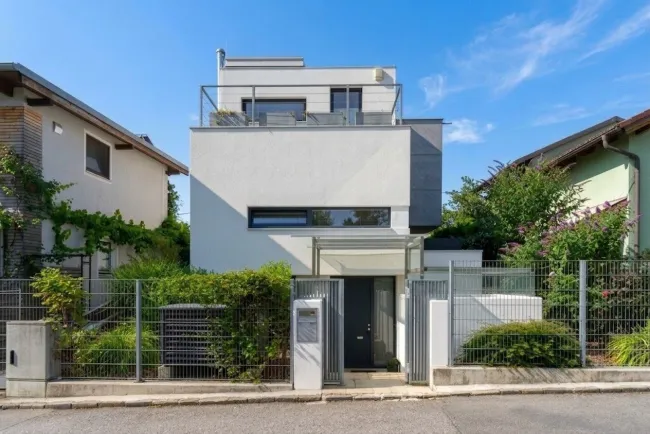 Ein Architektenhaus, das begeistert – Außergewöhnliches Juwel mit Fernblick am Schafberg - Bild
