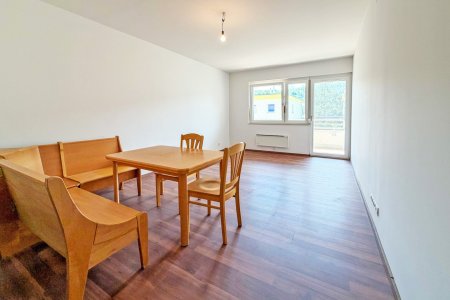 Wohn-Esszimmer_Ausgang zur Loggia