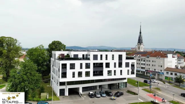 Neuer Kaufpreis: hochmoderne Loggia-Wohnung mit dem "Schloss Traun" vor der Haustüre - Bild