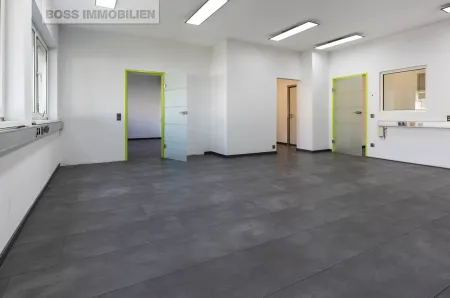 Linz Industriezeile | 107 m² Büro + 150 m² beheizbares Lager + 100 m² Außenlager