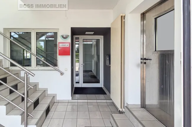Linz Industriezeile | 107 m² Büro + 150 m² beheizbares Lager + 100 m² Außenlager - Bild