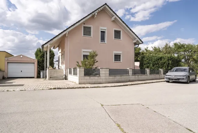 Beispielbild mit Gartenzaun