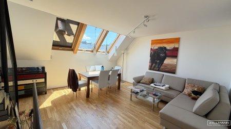 Stilvolles Dachgeschossjuwel mit Galerie und zwei Terrassen über den Dächern Wiens | ZELLMANN IMMOBILIEN