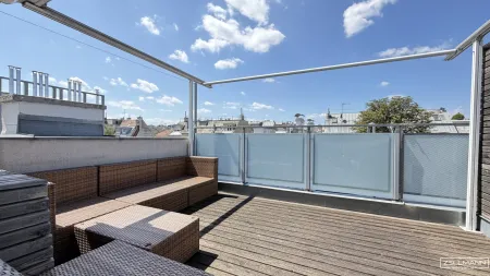 Stilvolles Dachgeschossjuwel mit Galerie und zwei Terrassen über den Dächern Wiens | ZELLMANN IMMOBILIEN