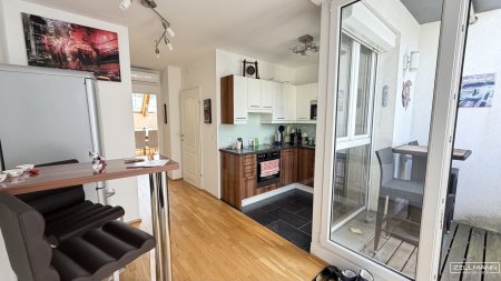 Stilvolles Dachgeschossjuwel mit Galerie und zwei Terrassen über den Dächern Wiens | ZELLMANN IMMOBILIEN